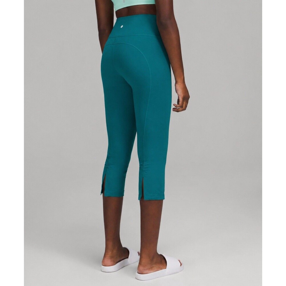 Lululemon Gather And Crow Crop Teal Green Y2K Throwback Capri Women’s Sz 6